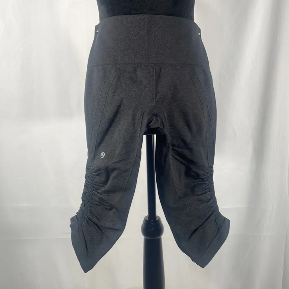 Lululemon Grey, Ebb to street crop leggings,seamless, Small, Size 4 - Picture 2 of 5
